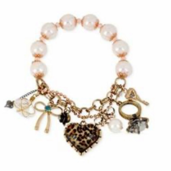 Brand new Betsey Johnson bracelet - Picture 5 of 8